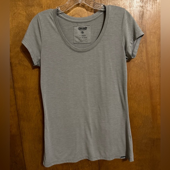 Cariloha Woman’s Fitted T-Shirt - Small - Picture 1 of 4